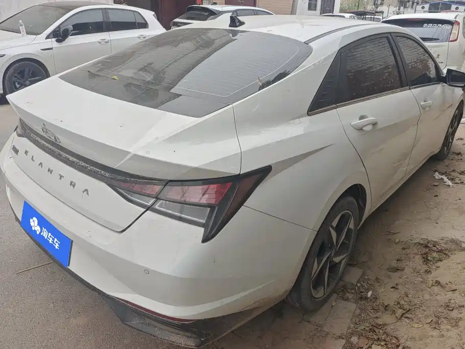 Hyundai Elantra — миниатюра 3