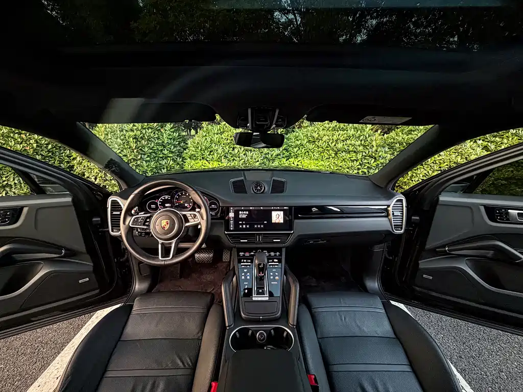 Porsche Cayenne — миниатюра 12