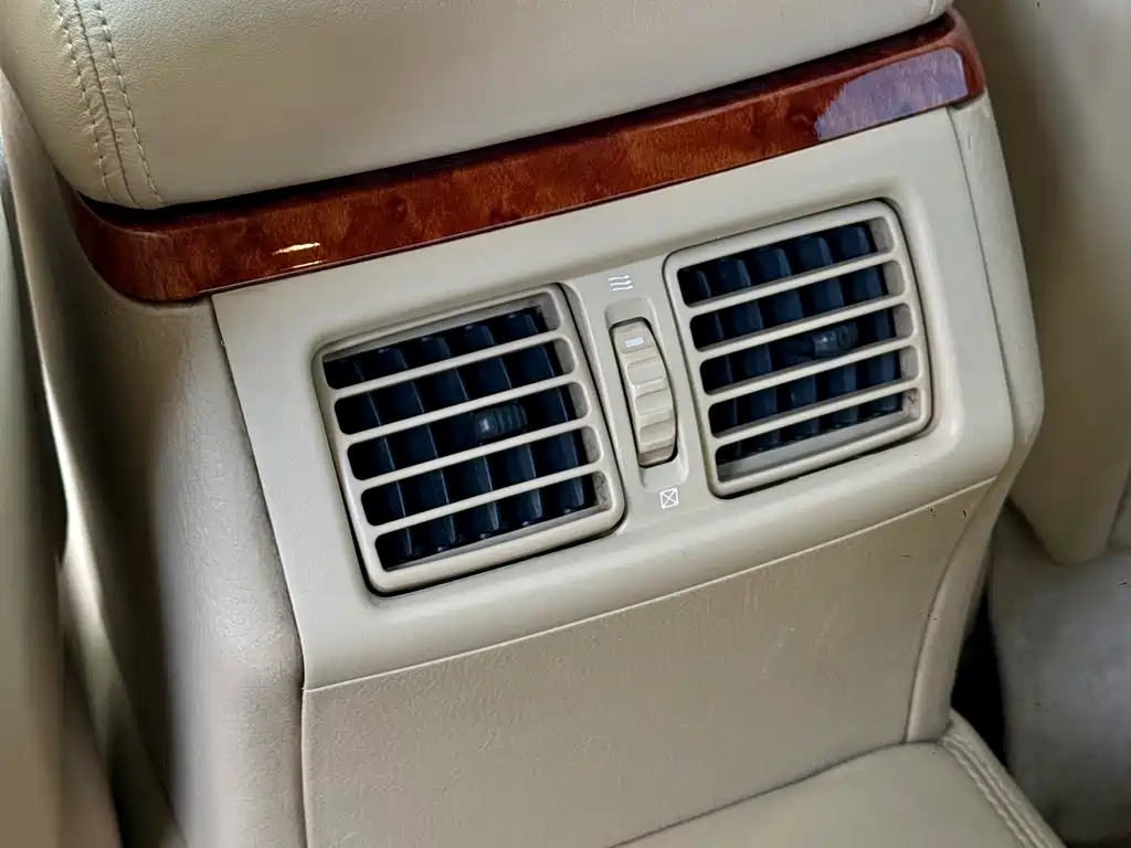 Toyota Crown — миниатюра 10