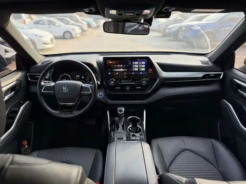 Toyota Crown Kluger — миниатюра 7