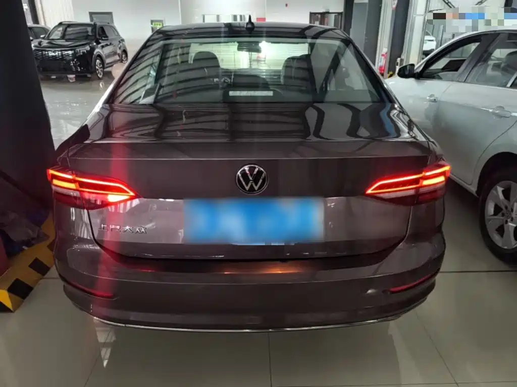 Volkswagen Lavida — миниатюра 6