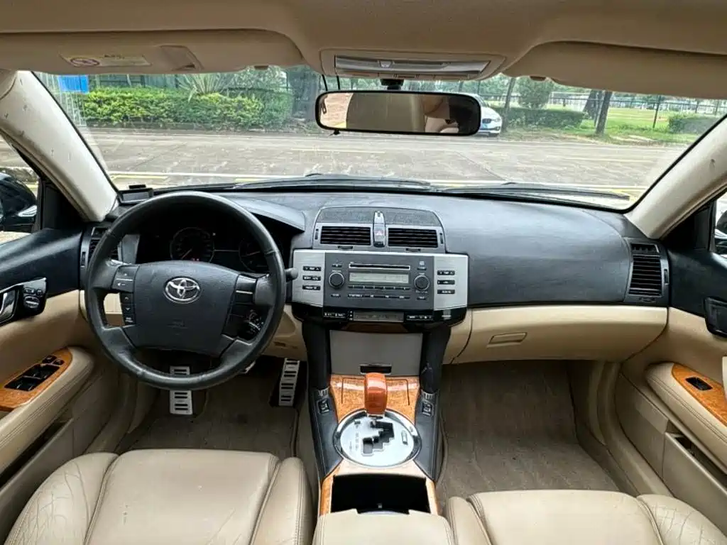 Toyota Reiz — миниатюра 6
