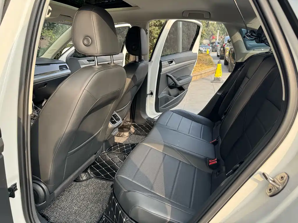 Volkswagen Lavida — миниатюра 7