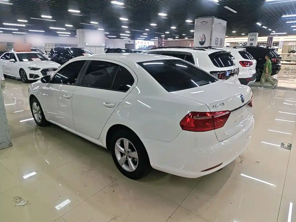 Volkswagen Lavida — миниатюра 5