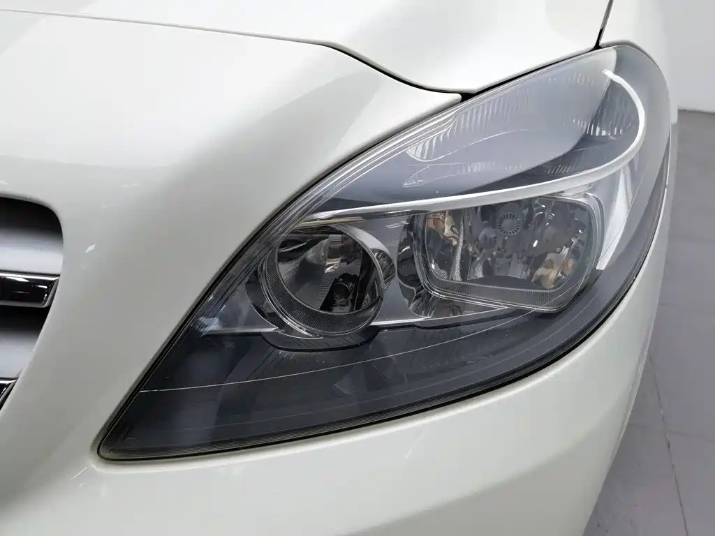 Mercedes-Benz B-Class — миниатюра 7