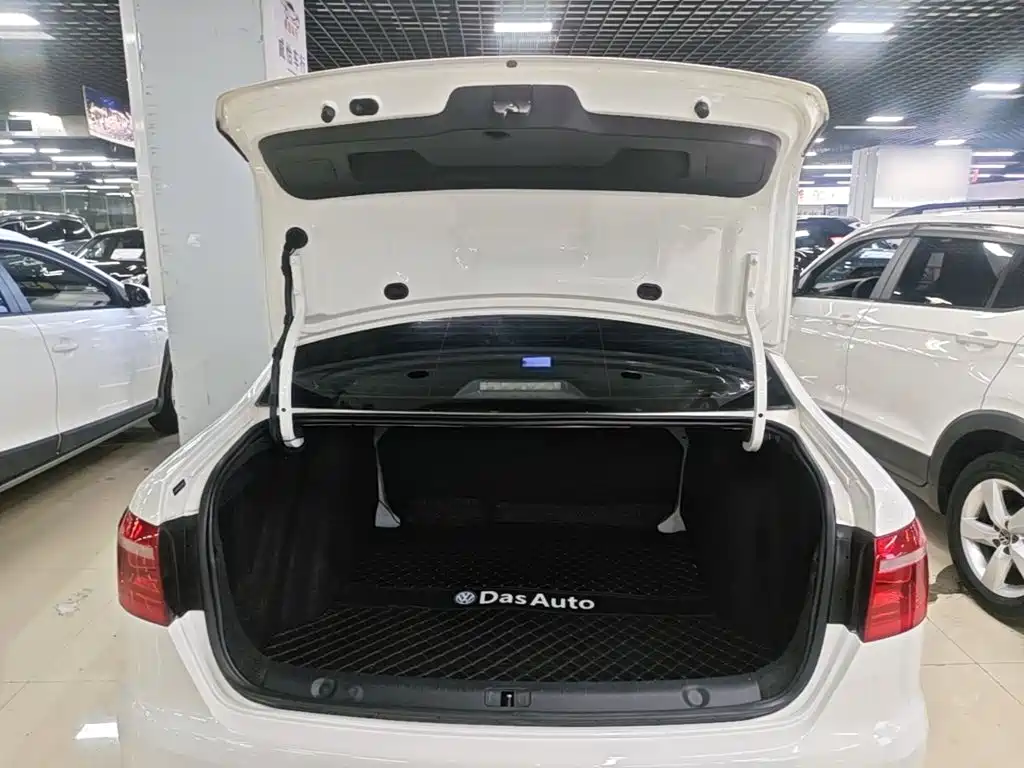 Volkswagen Lavida — миниатюра 19