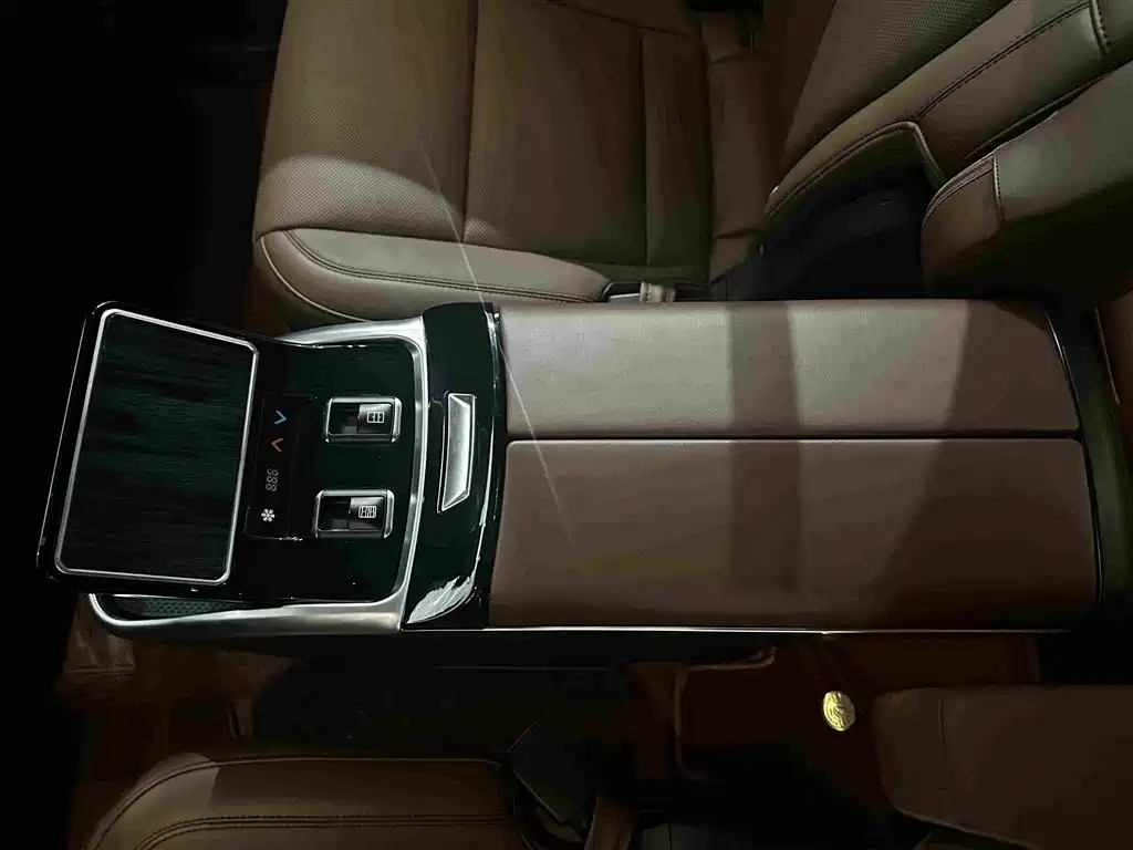 Lincoln Aviator — миниатюра 14