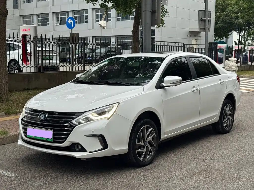 BYD Qin NEV — миниатюра 3