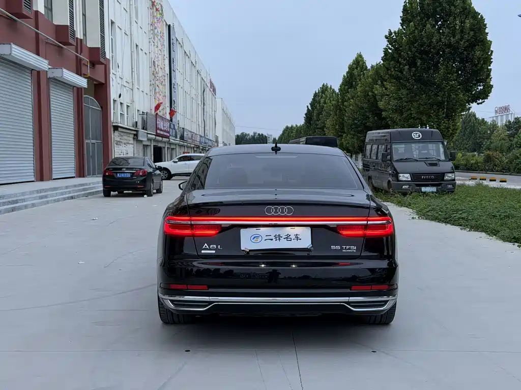 Audi A8 — миниатюра 5