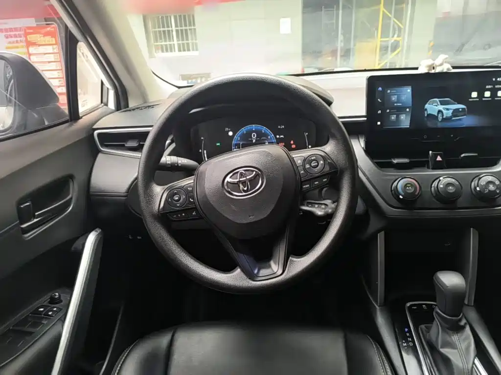 Toyota Corolla Cross — миниатюра 7