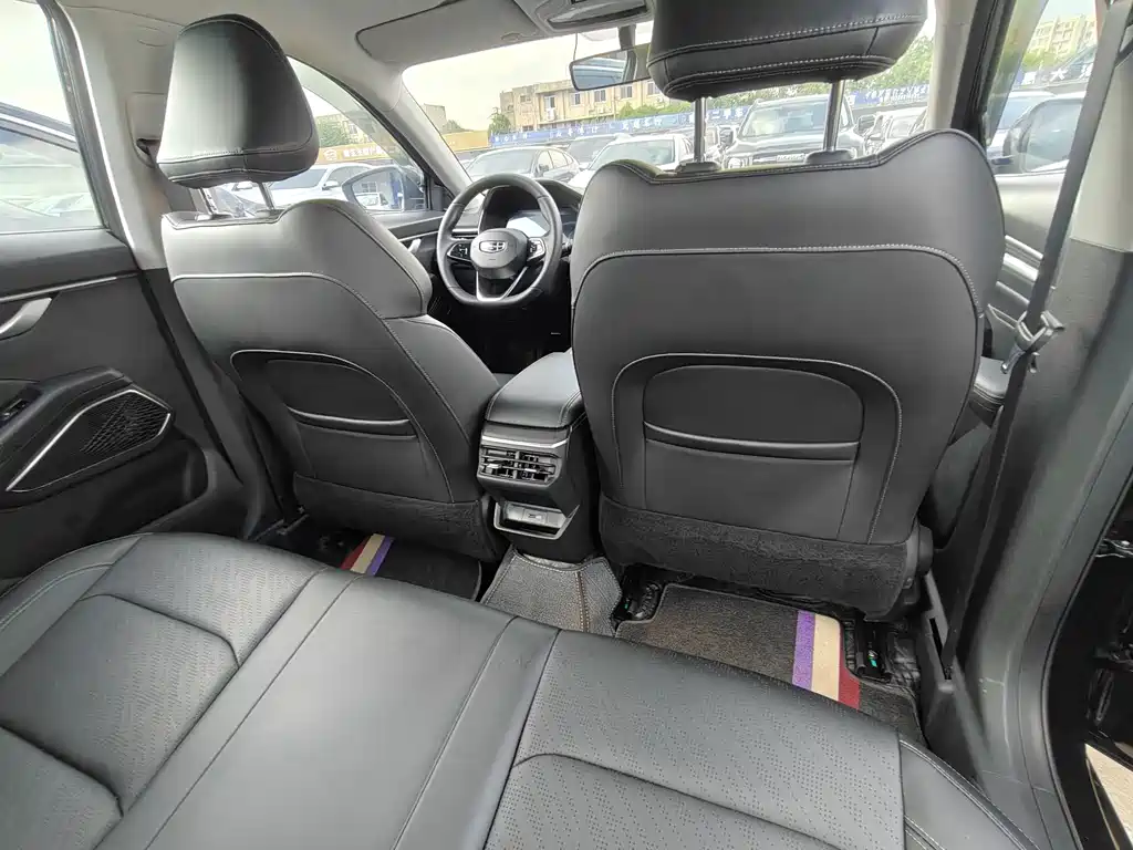 Geely Emgrand — миниатюра 11