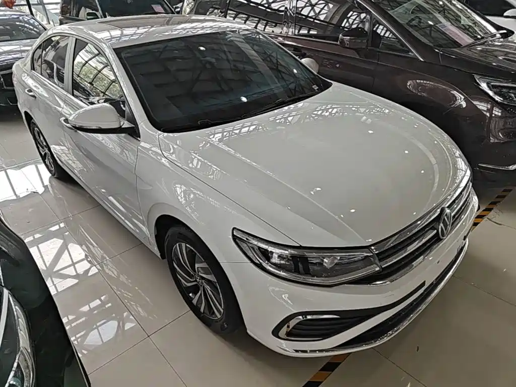 Volkswagen Bora 2025 200TSI DSG