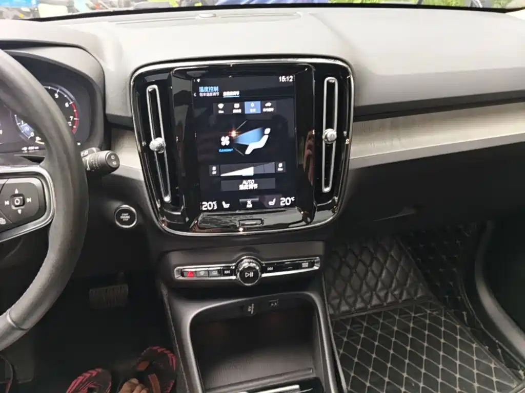 Volvo XC40 — миниатюра 13