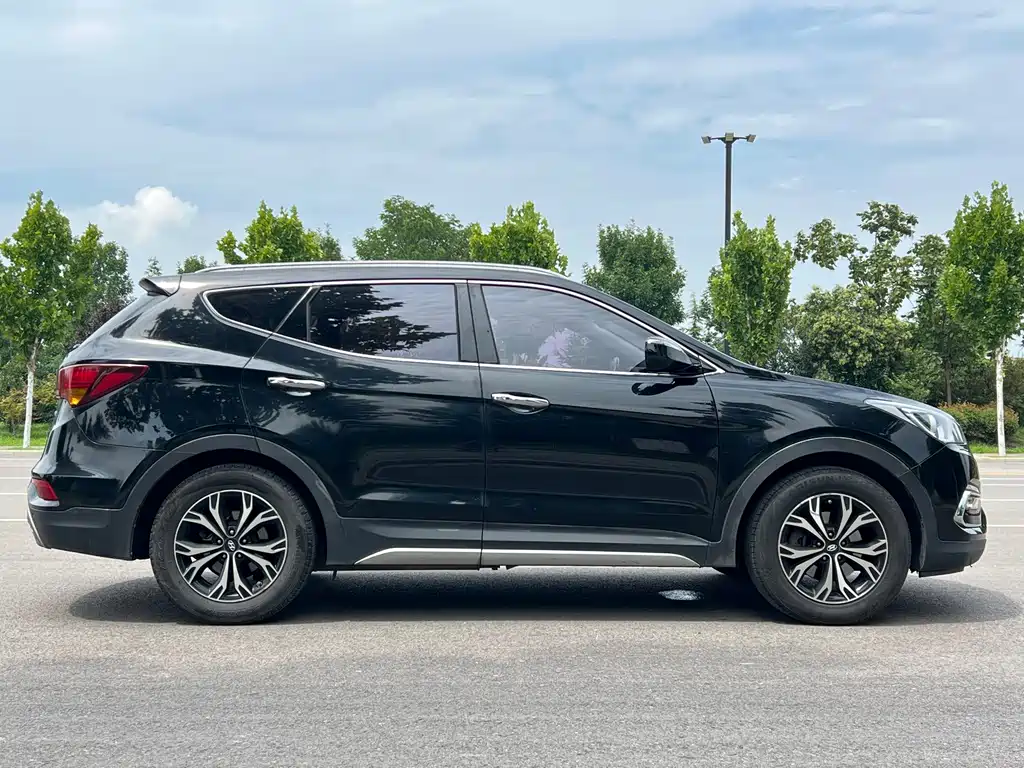 Hyundai Santa Fe — миниатюра 5