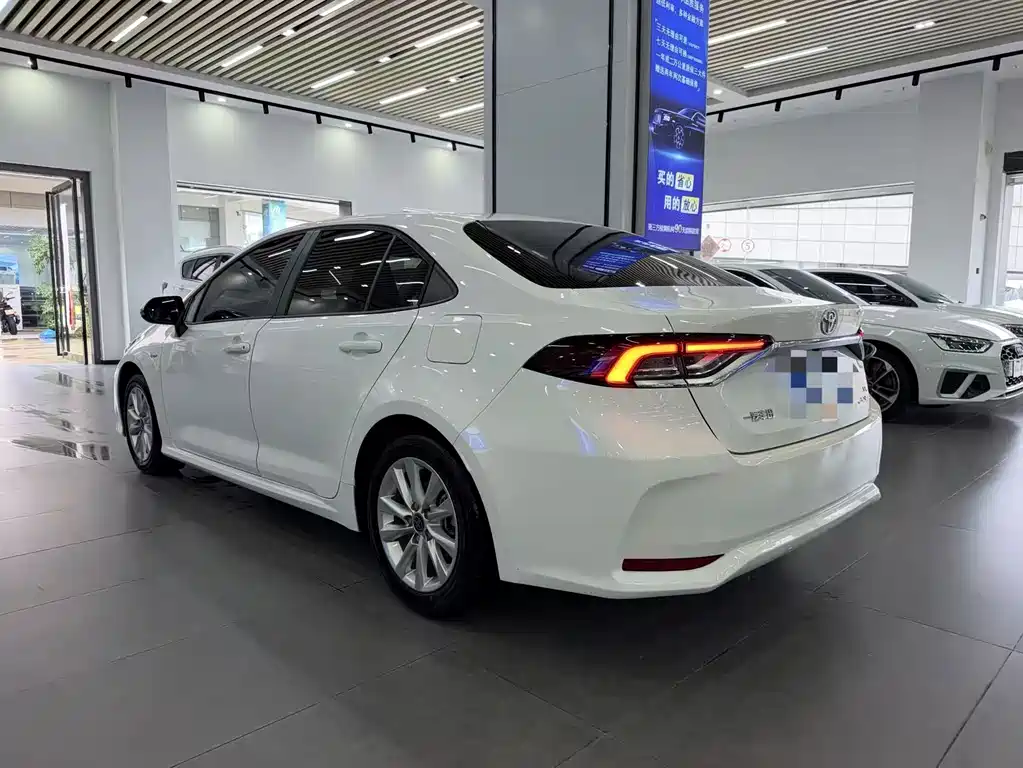 Toyota Corolla — миниатюра 4