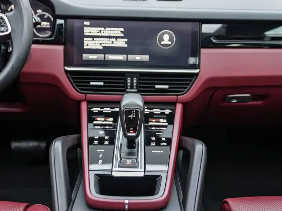 Porsche Cayenne — миниатюра 10