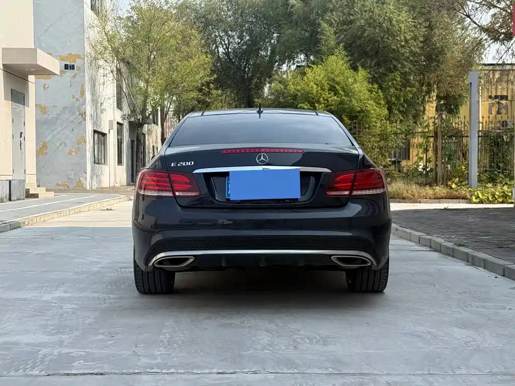 Mercedes-Benz E-Class (Import) — миниатюра 3