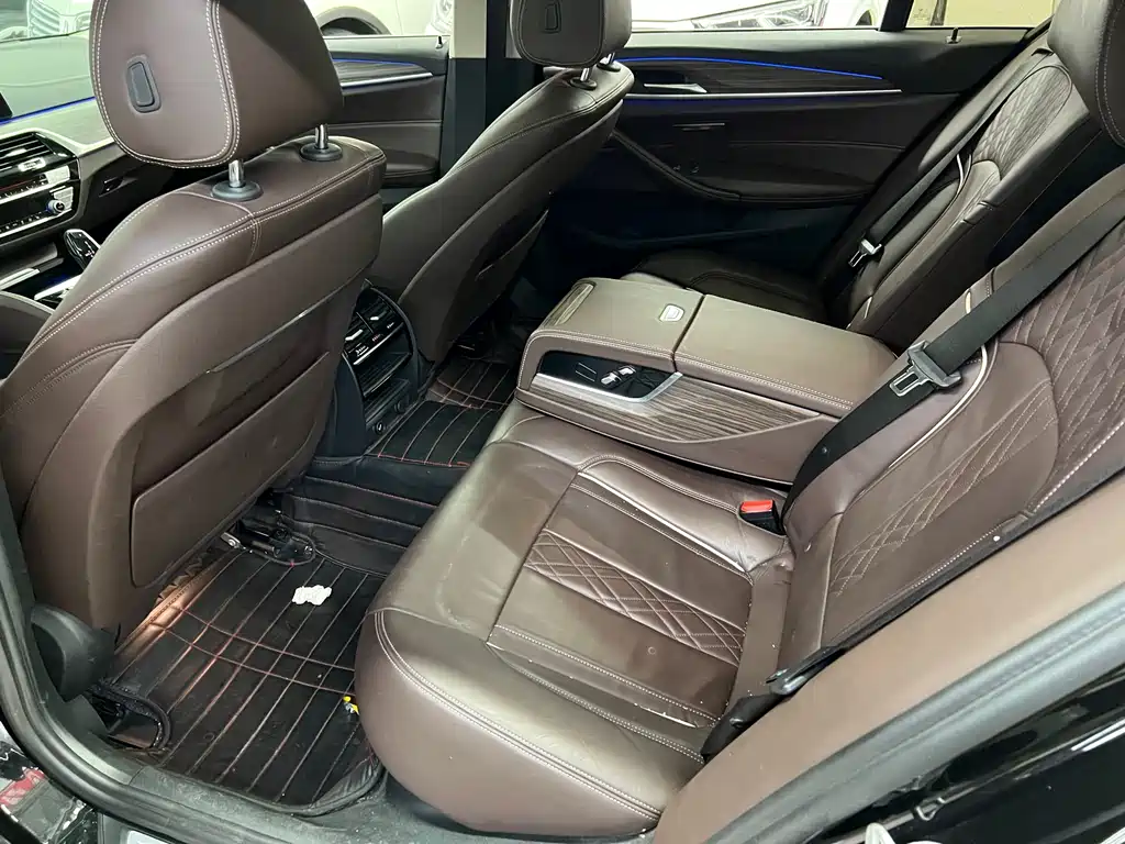 BMW 5 Series New Energy — миниатюра 22