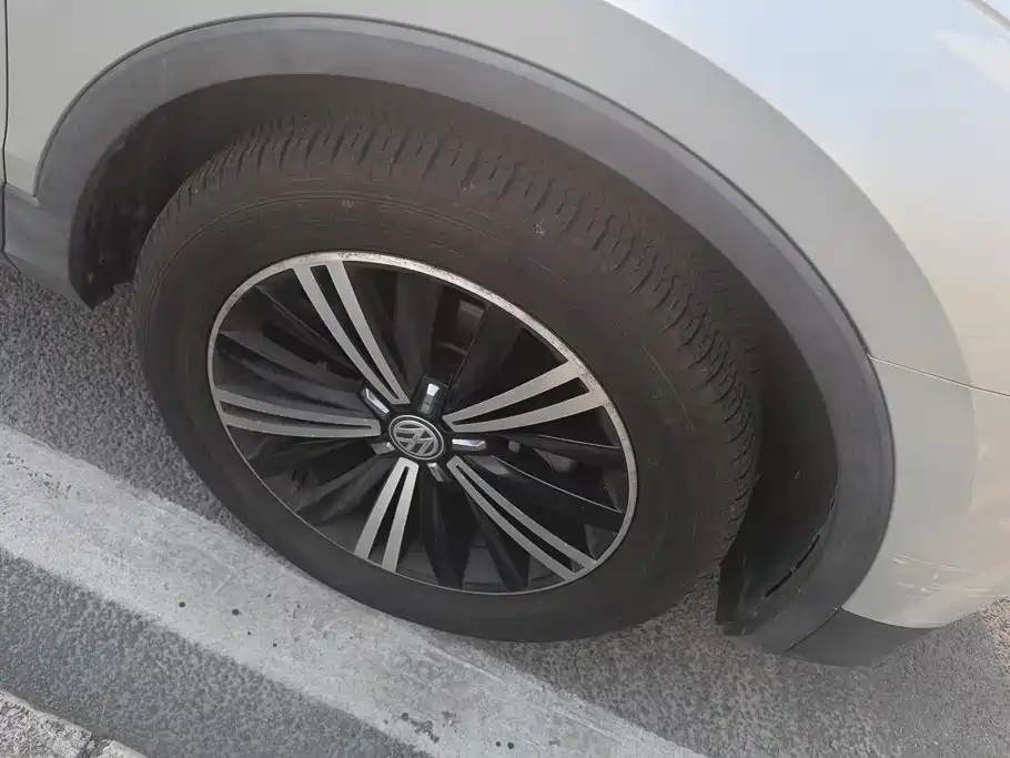 Volkswagen Tiguan L — миниатюра 6