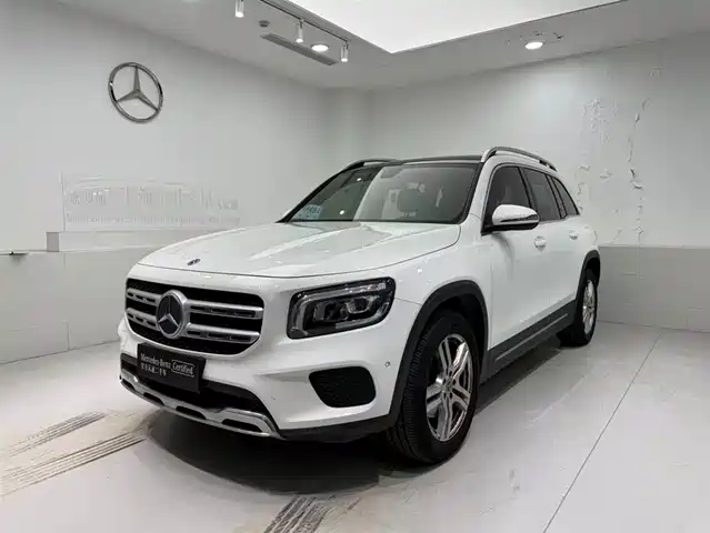 MERCEDES-BENZ GLB 2023