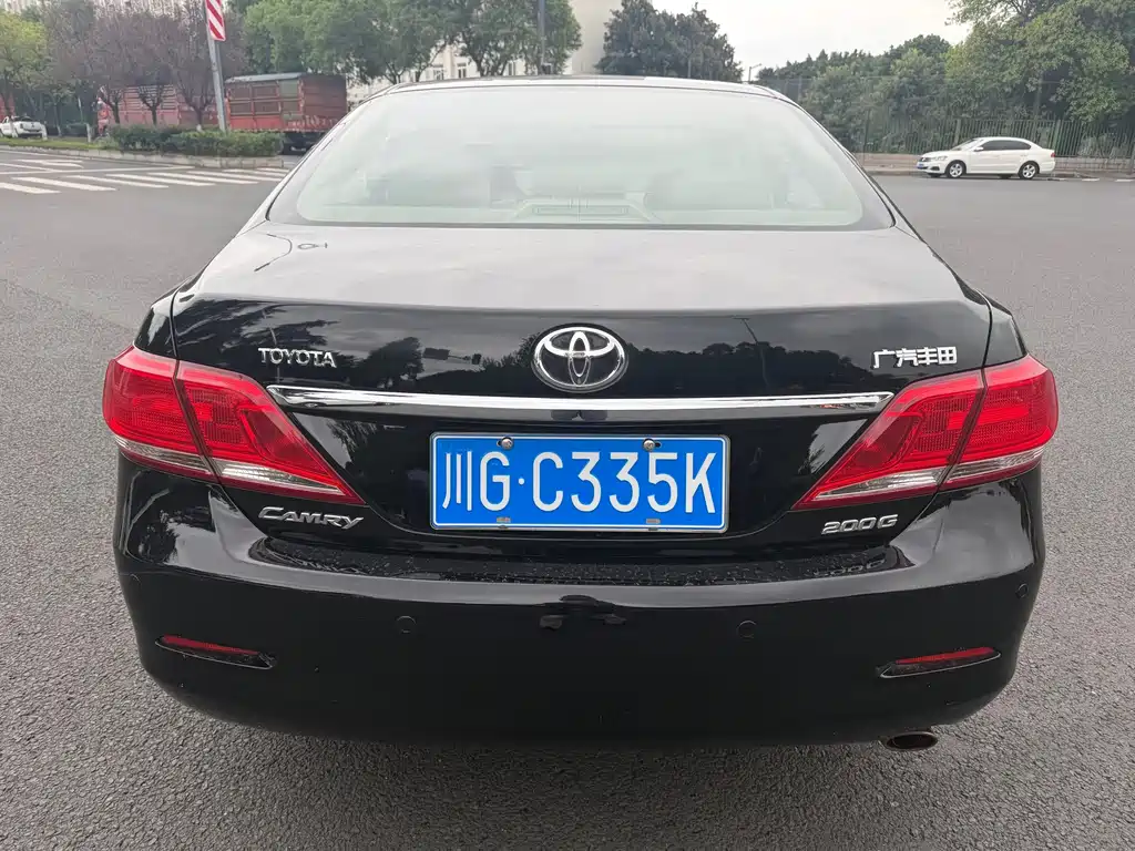 Toyota Camry — миниатюра 5