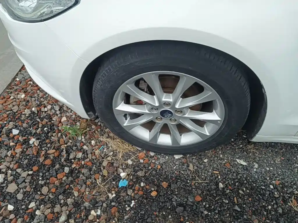 Ford Mondeo — миниатюра 23