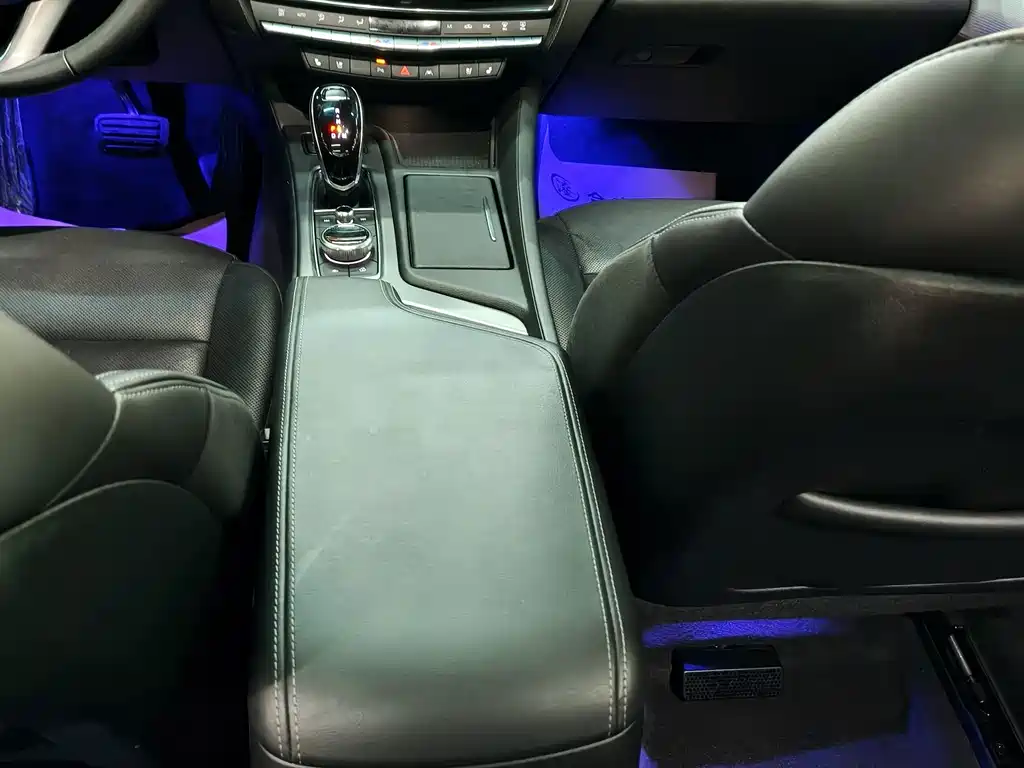 Cadillac CT5 2023 — фото 15