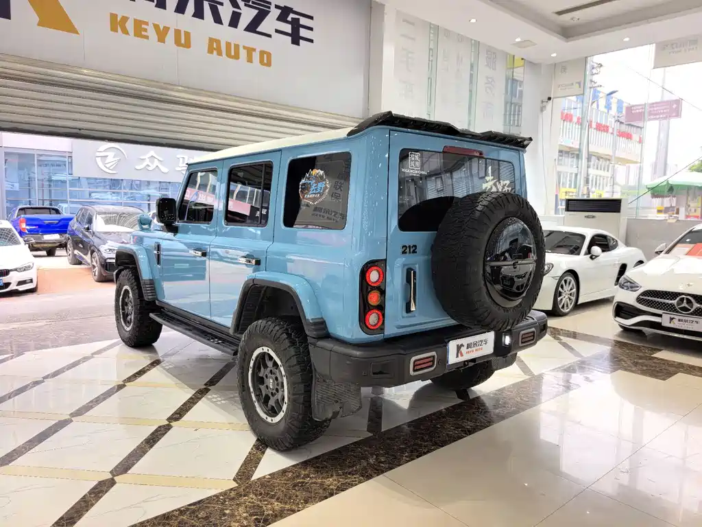 212 212 T01 — миниатюра 17