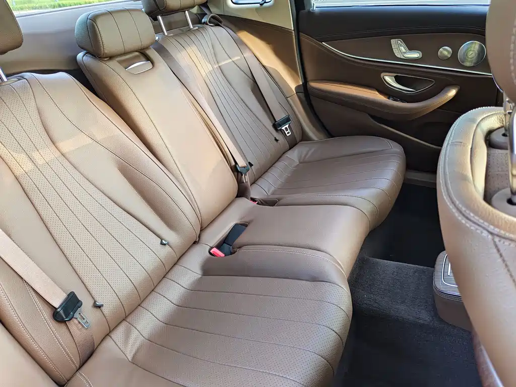 Mercedes-Benz E-Class — миниатюра 29