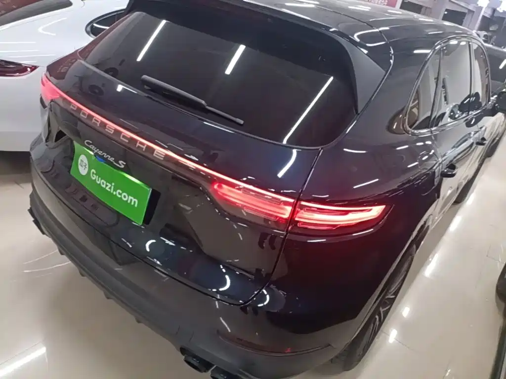 Porsche Cayenne — миниатюра 5