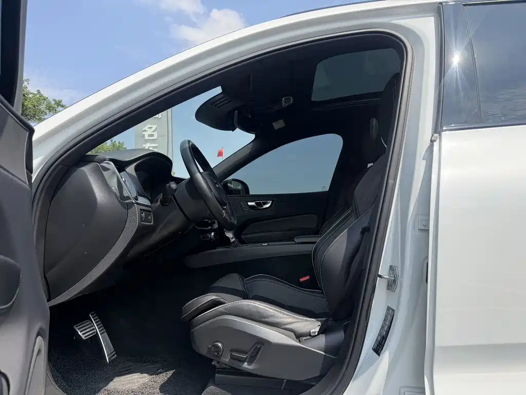 Volvo XC60 — миниатюра 4