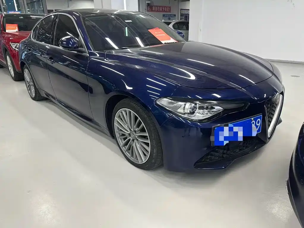 Alfa Romeo Giulia 2017 2.0T 280HP Luxury