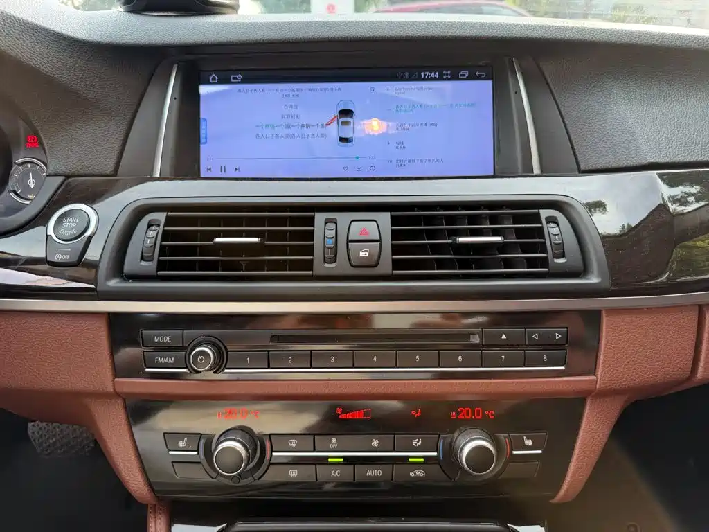 BMW 5 Series — миниатюра 10