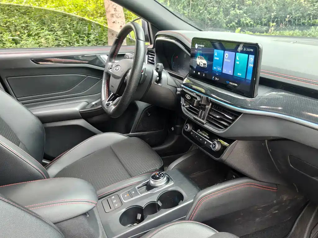 Ford Focus — миниатюра 10