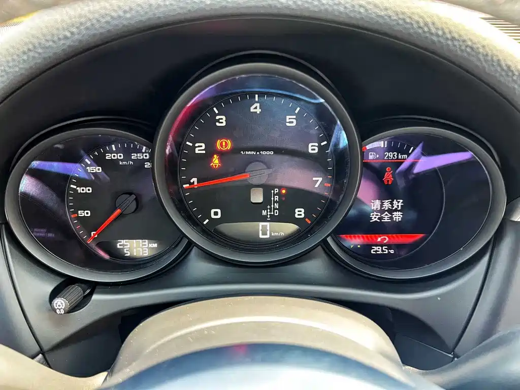 Porsche Macan — миниатюра 9