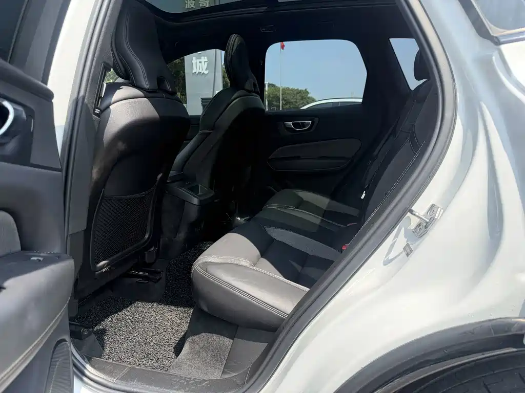 Volvo XC60 — миниатюра 16