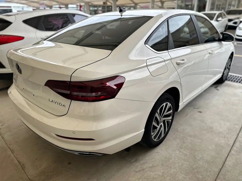 Volkswagen Lavida — миниатюра 15