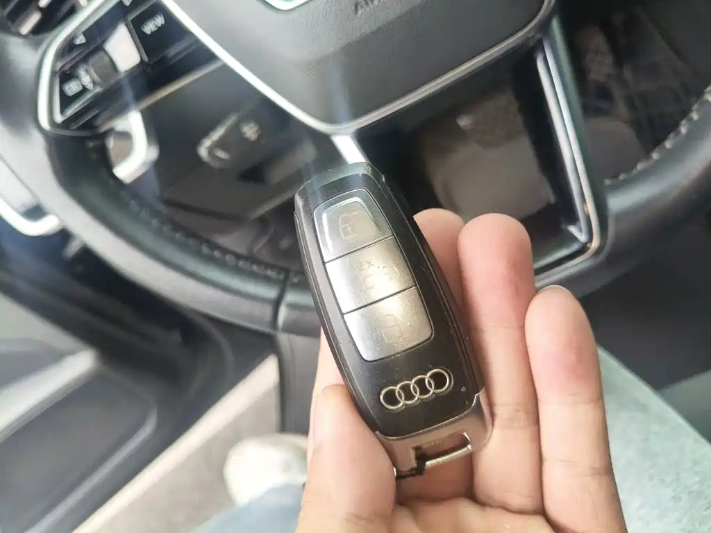 Audi A6L — миниатюра 12