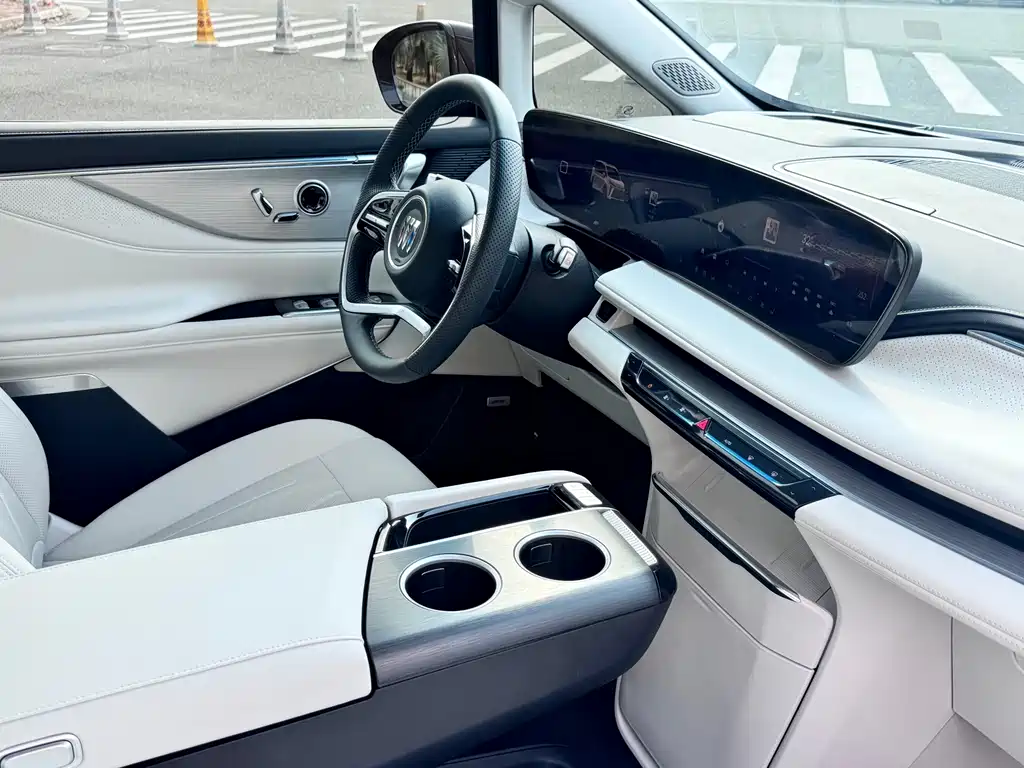 Buick GL8 Hybrid — миниатюра 16