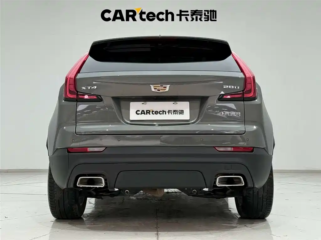 CADILLAC XT4