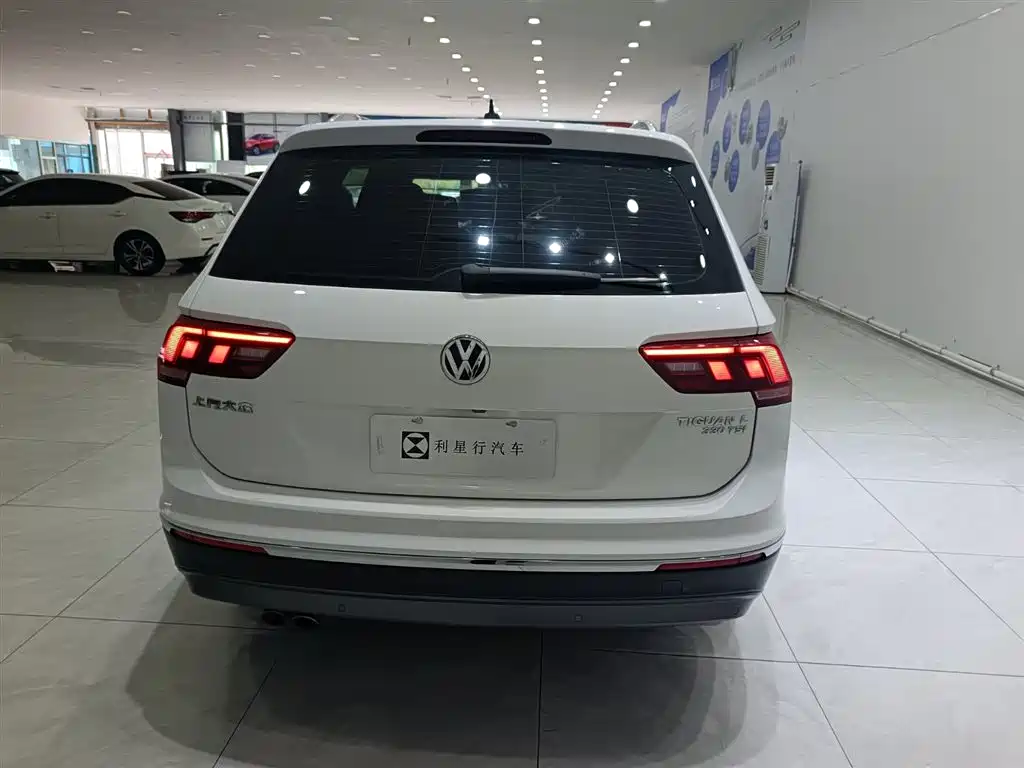 Volkswagen Tiguan L — миниатюра 8