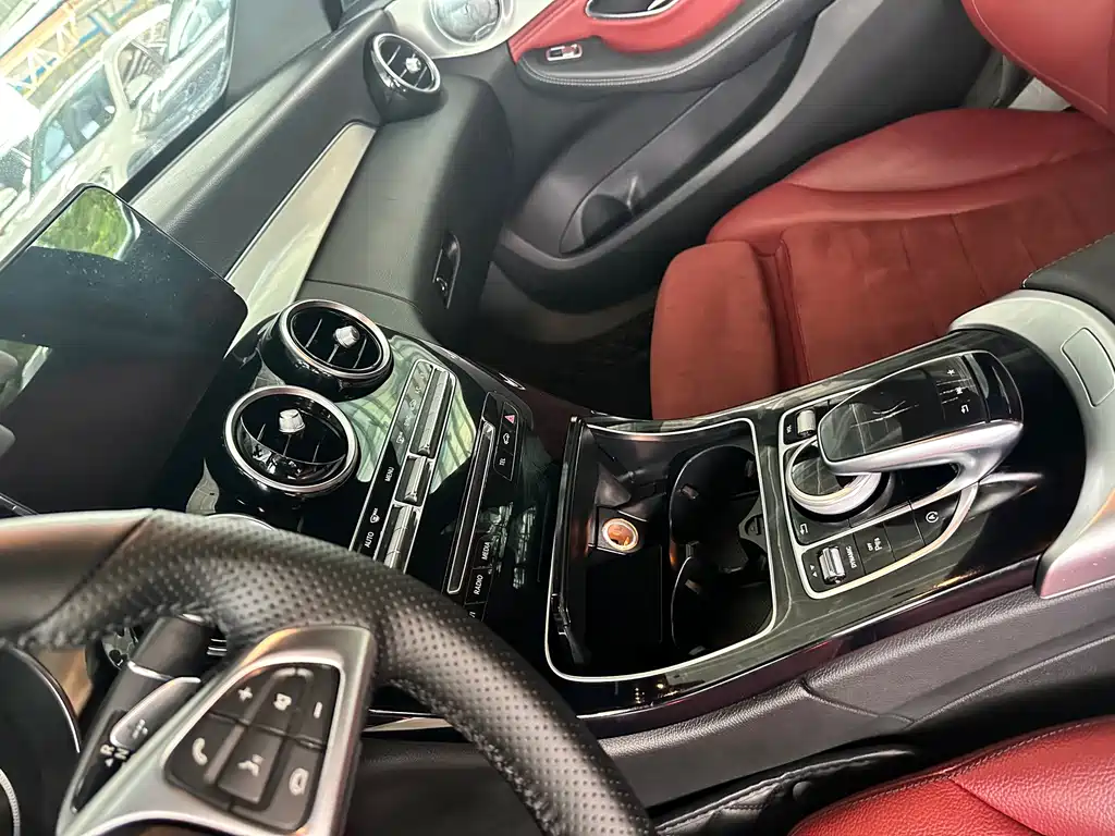 Mercedes-Benz C-Class — миниатюра 16