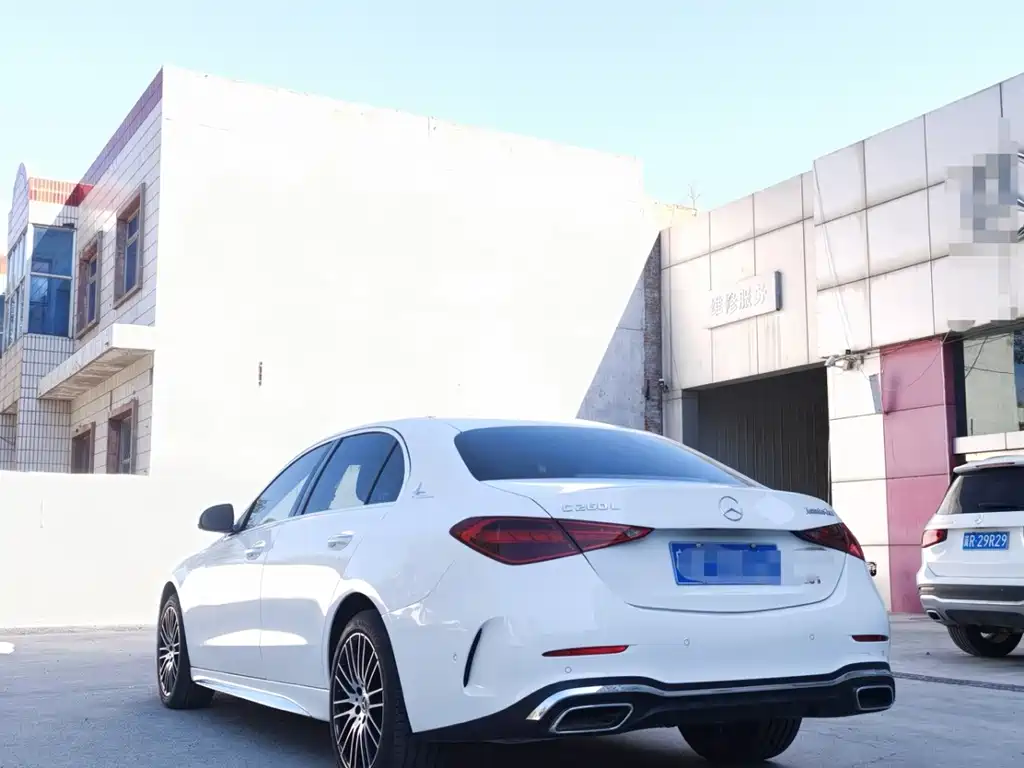 Mercedes-Benz C-Class — миниатюра 6
