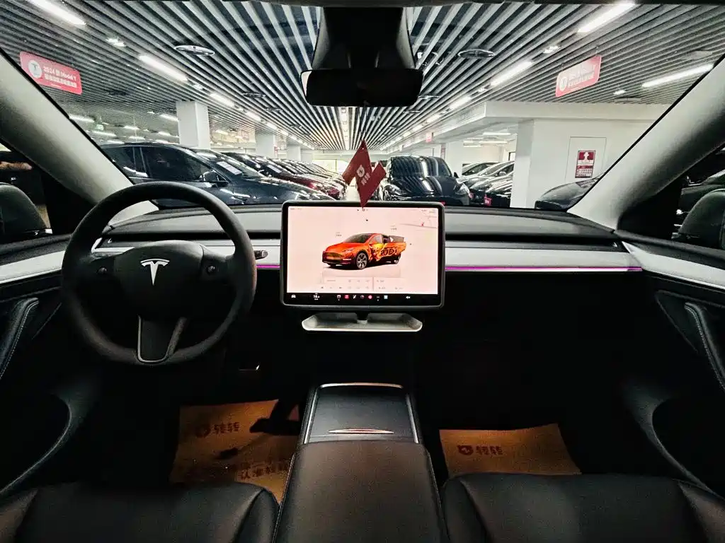 Tesla Model Y — миниатюра 9