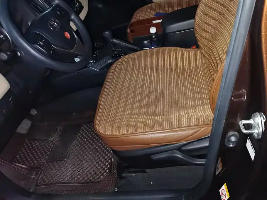 Toyota RAV4 — миниатюра 9