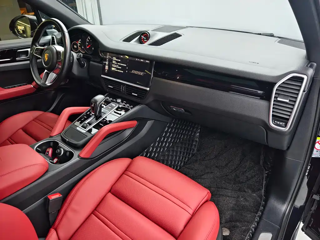 Porsche Cayenne — миниатюра 9