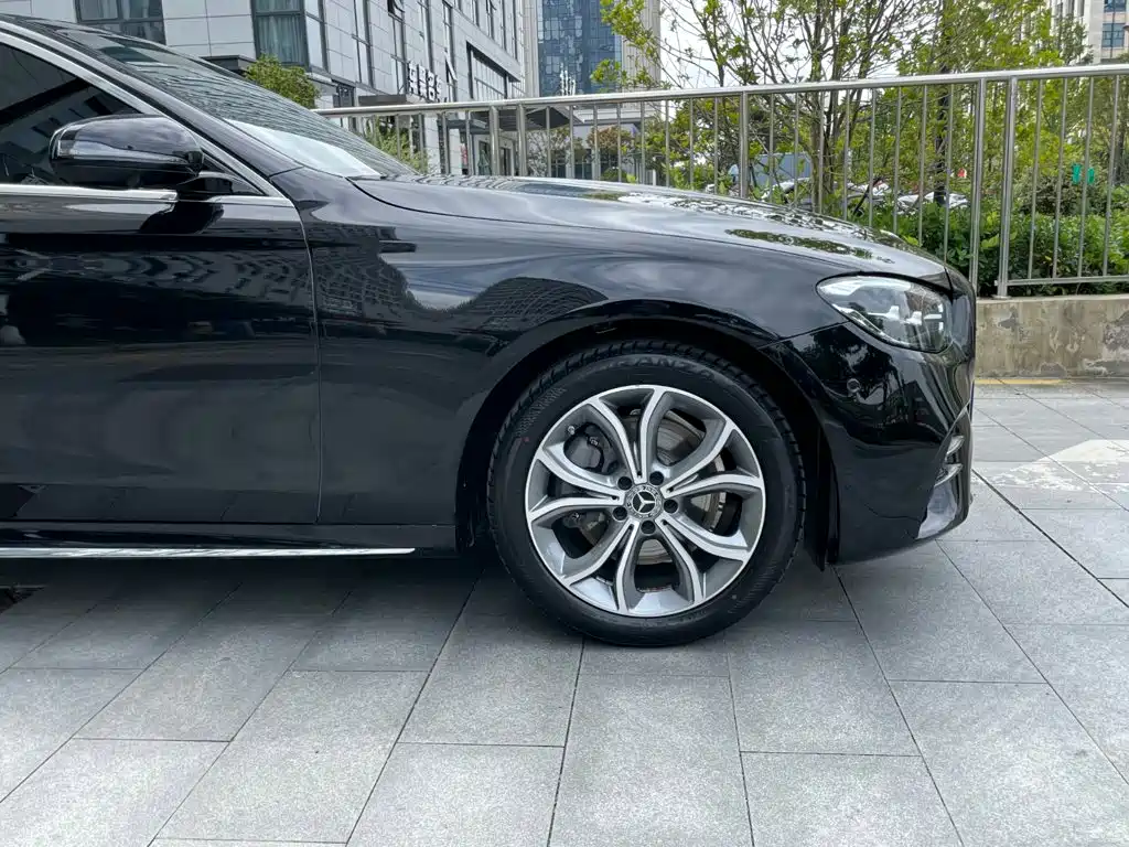 Mercedes-Benz E-Class 2023 — фото 24