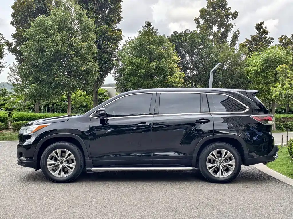 Toyota Highlander — миниатюра 5