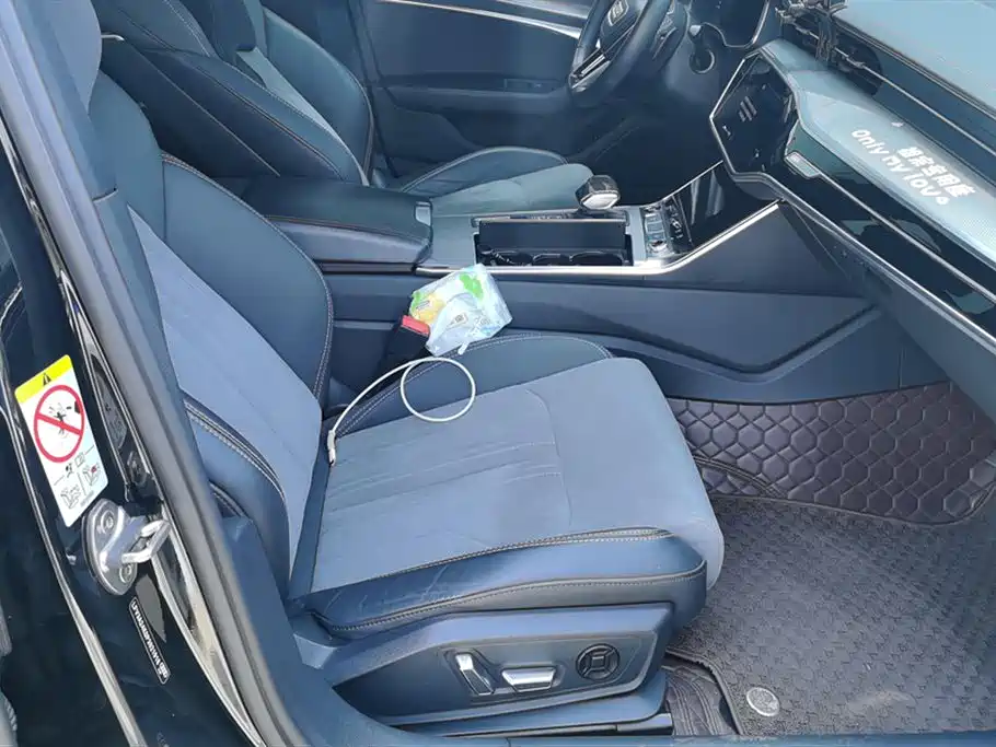 Audi A6L 2023 40 TFSI Luxury