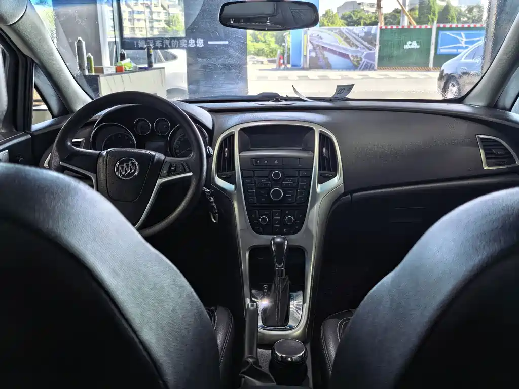 Buick Excelle — миниатюра 9